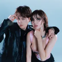 Pelantun lagu hit “Bubble Pop!” sebentar lagi akan menikah dengan mantan anggota Highlight, Yong Jun Hyung.  [@hyunah_aa].