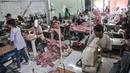 Aktivitas pekerja saat menyelesaikan proses produksi pakaian di industri garmen Raisa Jaya, Perkampungan Industri Kecil (PIK) Pulogadung, Jakarta Timur, Kamis (16/3/2023). (merdeka.com/Iqbal S Nugroho)