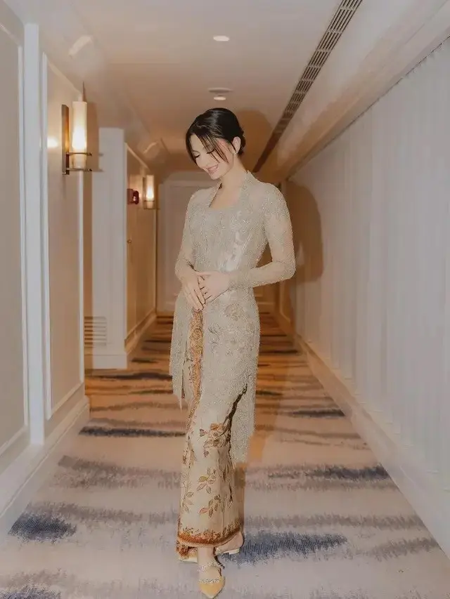 Inspirasi kebaya kutubaru (credit: instagram/ralineshah)