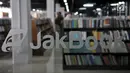 Suasana pasar buku Jakbook yang terletak di Pasar Kenari, Jakarta Pusat, Selasa (30/4/2019). Buku-buku yang dijual di Jakbook, baik lokal atau impor, lebih murah 30 persen dibanding harga di toko buku lain. (merdeka.com/Iqbal S. Nugroho)