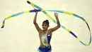 Wahyu Putri pesenam ritmik Indonesia berlaga pada Islamic Solidarity Games 2017 pada Minggu (13/5/2017) di Baku, Azerbaijan. (AFP/Patrick Baz )