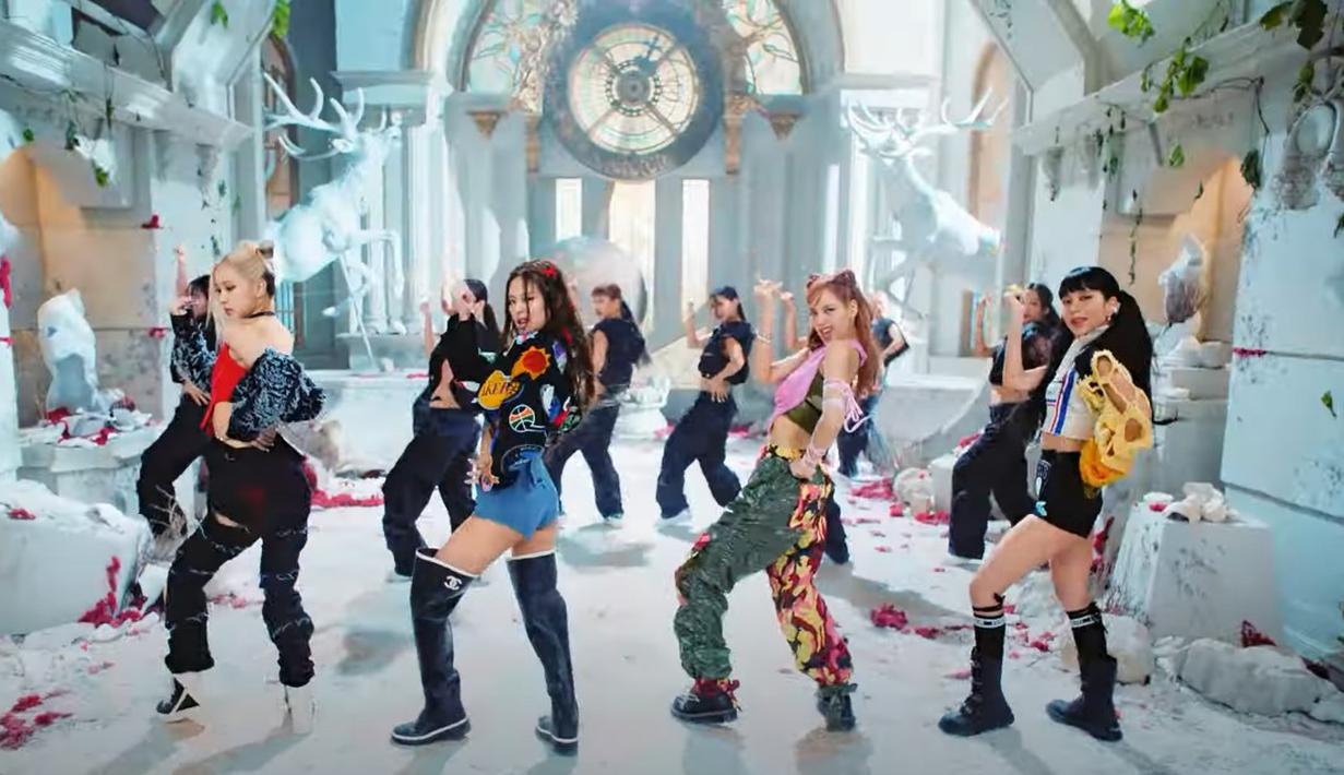 Blackpink saat tampil di video musik Pink Venom. (Foto: YouTube/BLACKPINK)