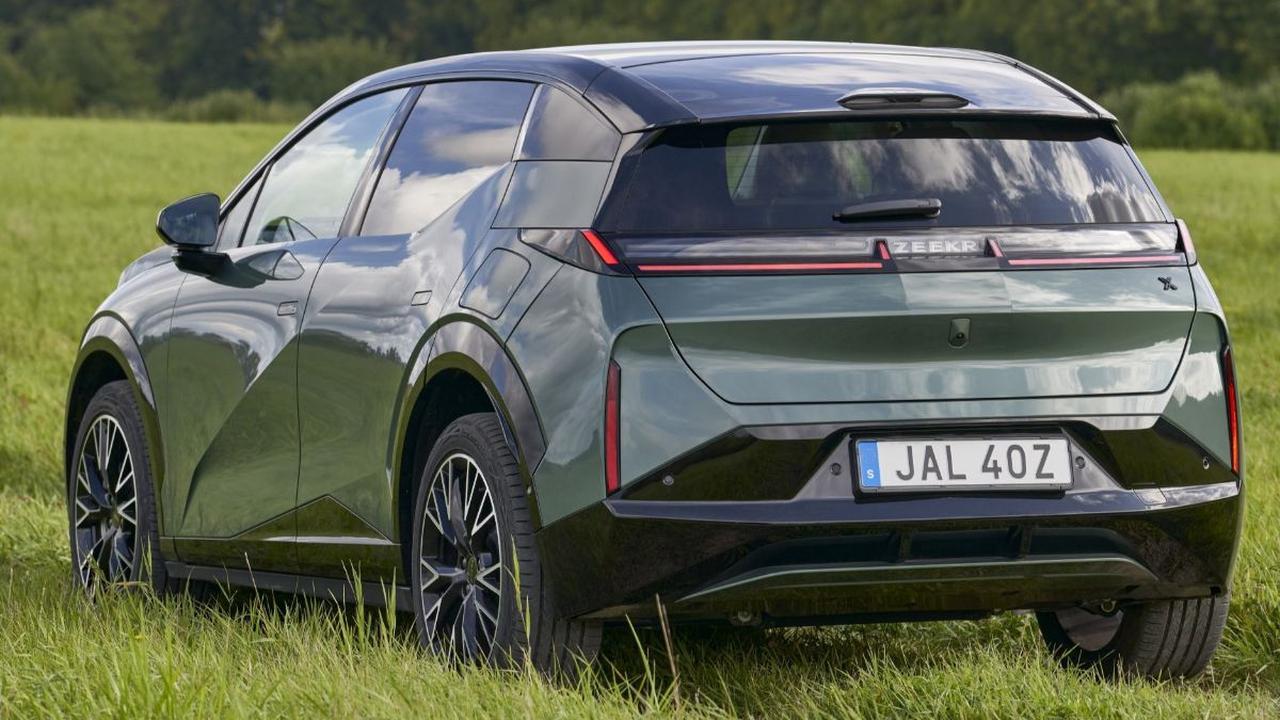 Geely memiliki VREMT (Viridi E-Mobility Technology), pabrikan yang memproduksi baterai dan motor listrik Zeekr X