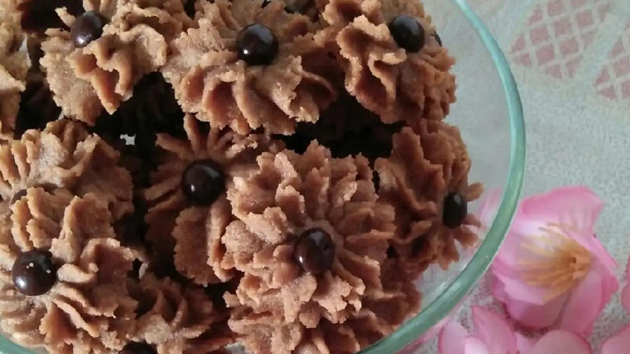 Ilustrasi Kue Semprit Cokelat