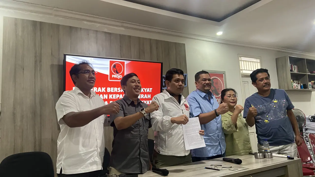 Ketua Desk Pilkada Projo Roy Abimayu mengumumkan sejumlah kepala daerah yang mendapat dukungannya untuk maju sebagai calon kepala daerah jelang Pemilihan Kepala Daerah atau Pilkada 2024.