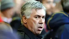 Manajer Chelsea Carlo Ancelotti sebelum laga kontra Liverpool dalam lanjutan Liga Premier di Anfield pada 7 November 2010. AFP PHOTO/PAUL ELLIS