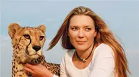 Marlice Van Der Merwe dan cheetah (Foto: www.sarie.com)