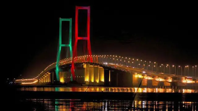 Jembatan Suramadu