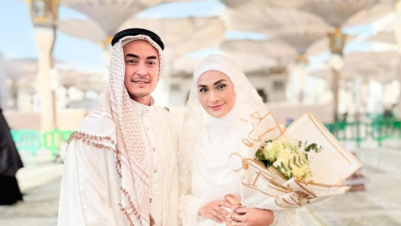 7 Momen Akad Nikah Zumi Zola dan Putri Zulhas di Masjid Nabawi Madinah, Dihadiri Keluarga dan Sahabat