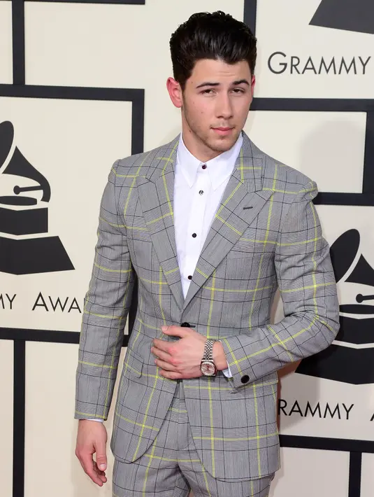 Dengan santai, mantan personel Jonas Brothers ini menjawabnya bisa melihat dirinya seperti gay di dua serial televisinya itu. (Bintang/EPA)