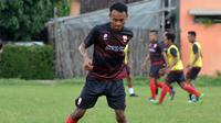 Pemain Persis Solo, Iman Budi Hernandi. (Bola.com/Vincentius Atmaja)