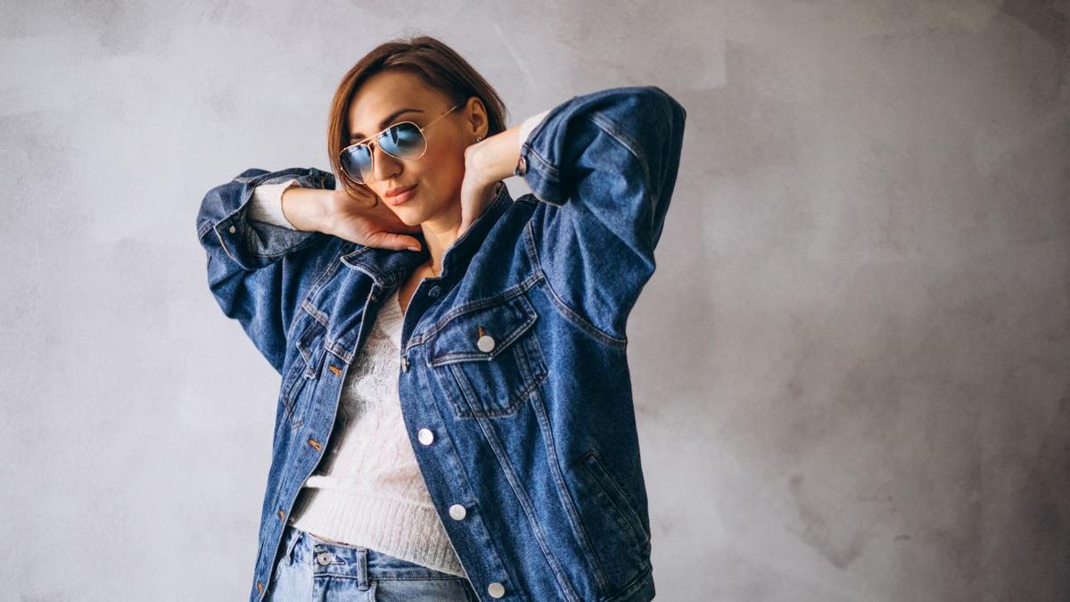 Cara Memakai Denim on Denim Tanpa Terlihat Berlebihan
