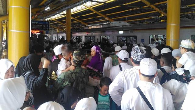 Suasana Stasiun Gondangdia