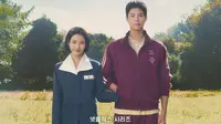 IU dan Park Bo Gum beradu peran di drama When Life Gives You Tangerines (@netflixkr)