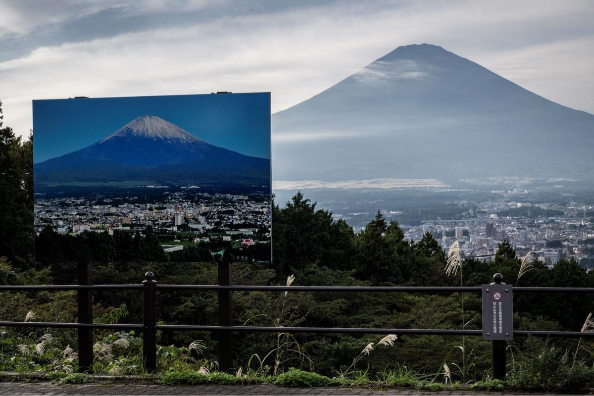 Puncak Gunung Fuji Tak Bersalju untuk Pertama Kali Sejak 130 Tahun