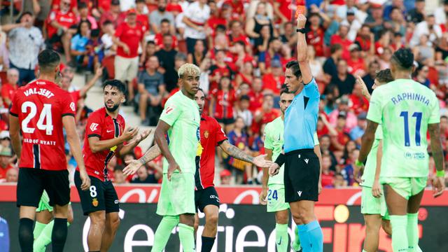 Foto: Diwarnai 2 Kartu Merah, Barcelona Lumat Real Mallorca di Liga Spanyol