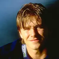 David Beckam kini sudah miliki empat anak dari Victoria Beckham. Kini jadi hot papa, David Beckham sudah ganteng dari dulu! (china.org)