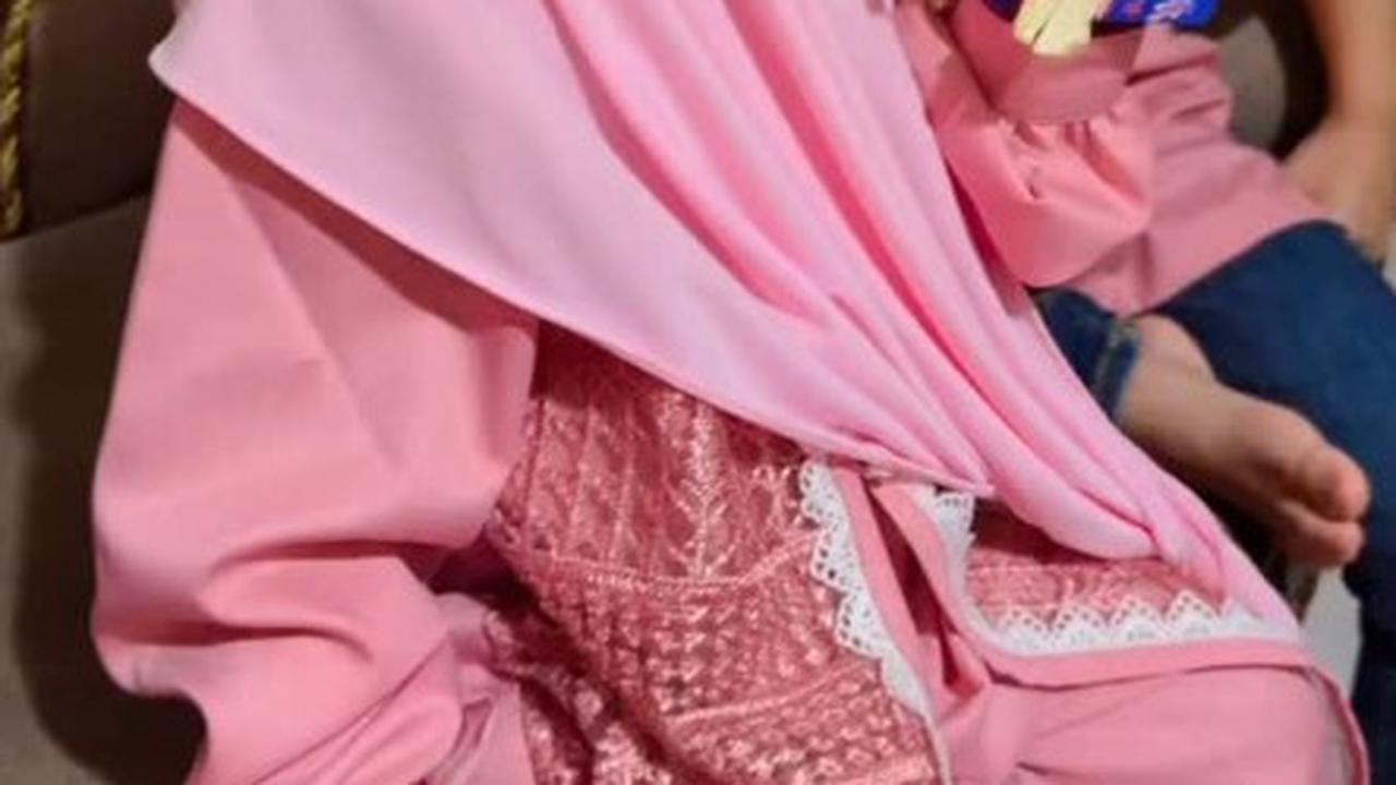 Potret Aqiqah Ritsuki yang Digelar di Tulungagung, Salah Fokus Mama Mega Cantik Banget Full Makeup