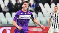 Dusan Vlahovic dikabarkan telah menolak perpanjangan kontrak di Fiorentina yang akan berakhir pada 2023. Tentu hal tersebut menjadi angin segar bagi Arsenal mengingat pemain Serbia itu sedang dalam performa puncaknya. Musim ini, ia mencetak 16 gol hanya dalam 19 penampilannya. (AFP/Isabella Bonotto)