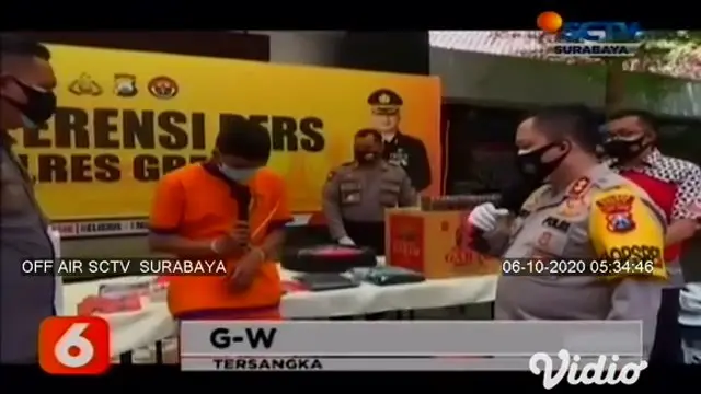 Sebanyak tiga tersangka pembobol toko swalayan asal Surabaya dibekuk Satreskrim Polres Gresik, Jawa Timur, setelah polisi mendapatkan bukti rekaman cctv dari toko swalayan yang dicuri.