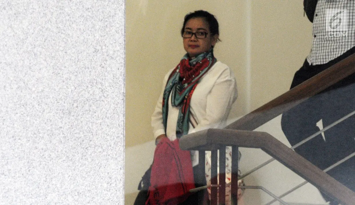 Terpidana kasus korupsi e-KTP mantan anggota Komisi II DPR dari Fraksi Hanura, Miryam S Haryani usai menjalani pemeriksaan di Gedung KPK, Jakarta, Senin (2/9/2019). Miryam diperiksa sebagai saksi untuk tersangka Dirut PT Sandipala Arthapura, Paulus Tannos. (merdeka.com/Dwi Narwoko)