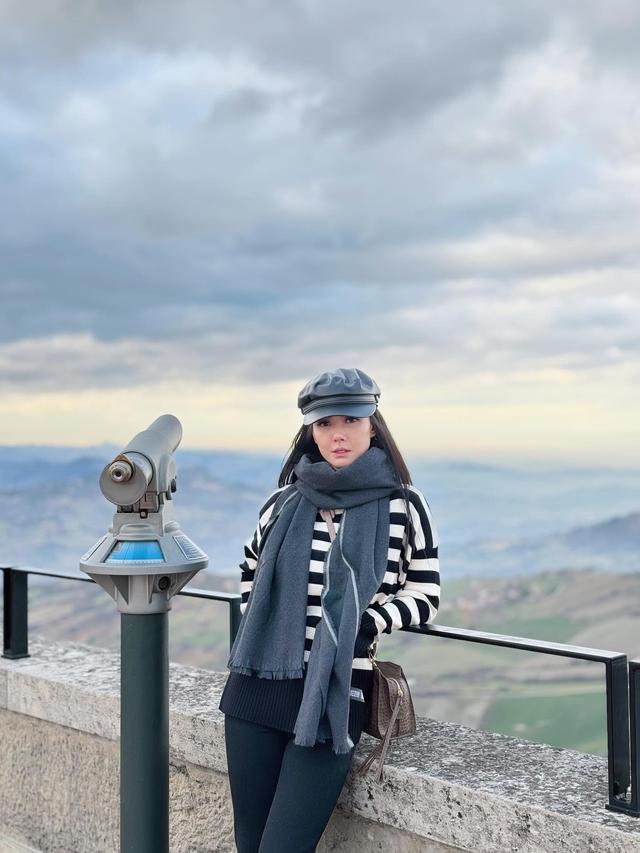 7 Potret Nita Gunawan Liburan ke Berbagai Negara Eropa di Awal Tahun 2024