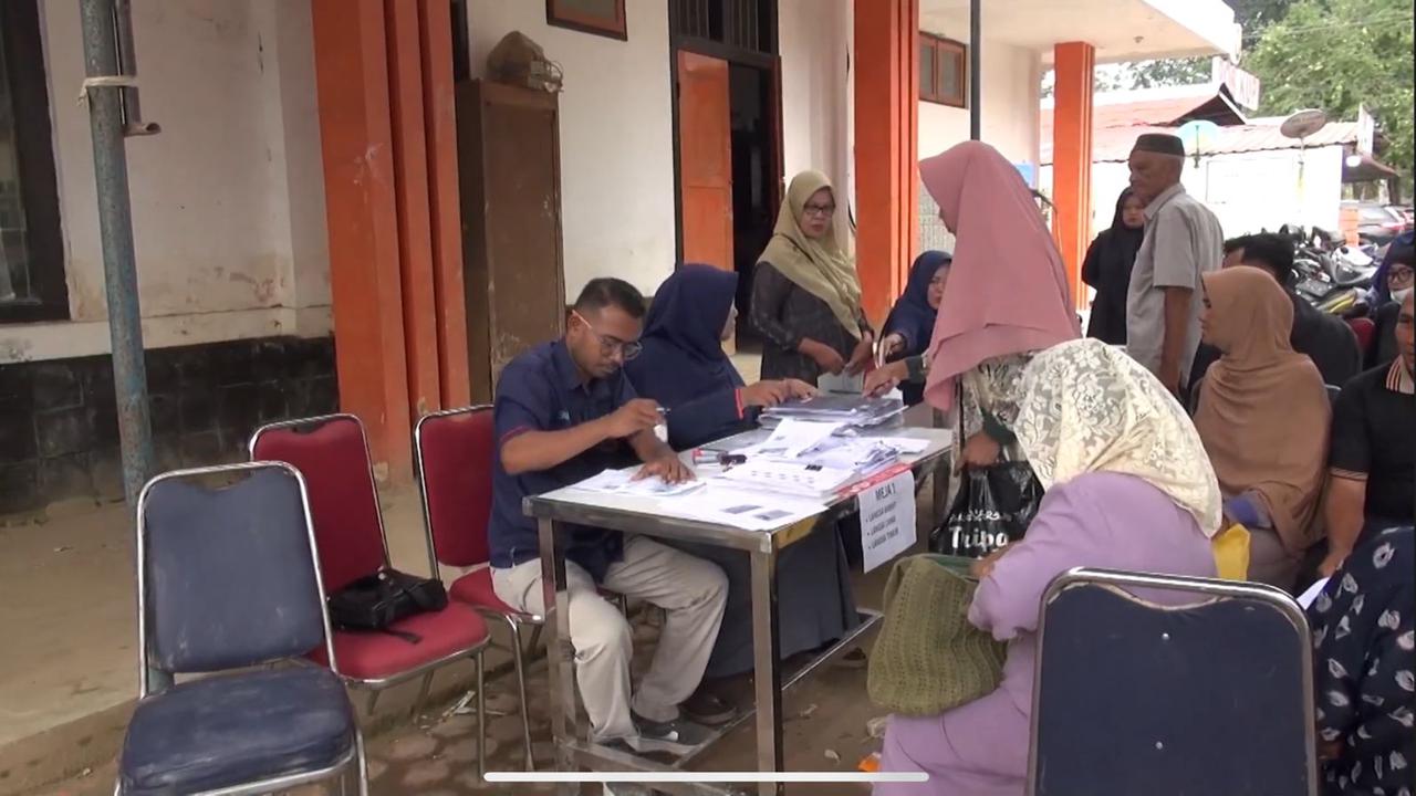 Terdampak Banjir, Kantor Pos di Aceh Tetap Salurkan BLT Kesra