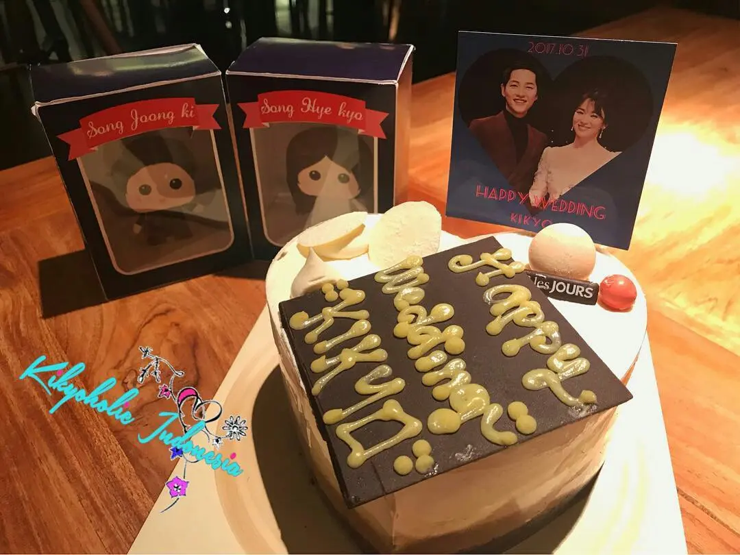 	Penggemar di Indonesia ikut merayakan pernikahan Song Joong Ki dan Song Hye Kyo (Sumber: kikyoholic_indonesia)