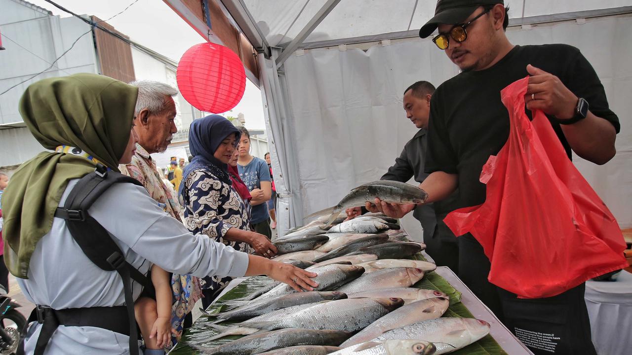 FOTO: Semarak Festival Bandeng Rawa Belong Sambut Perayaan Tahun Baru Imlek