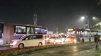 Lalu lintas di Jalan Sudirman macet usai penutupan Asian Games 2018. (Liputan6.com/Marco Tampubolon)