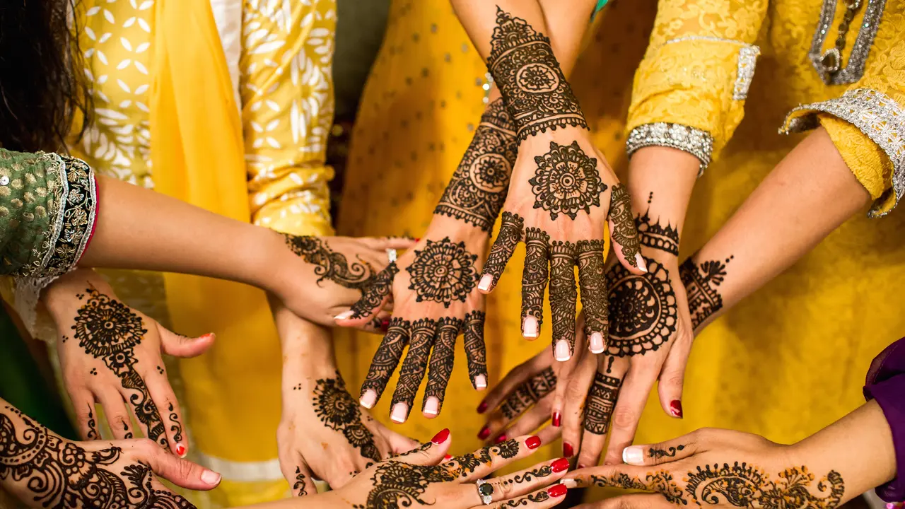 Perbedaan henna dengan tato
