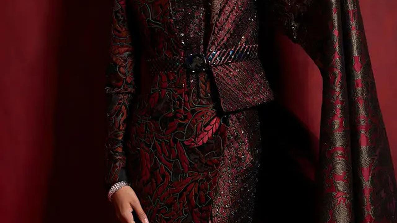 7 Dress Batik Kombinasi Brokat Belah Samping Terbaru 2025 dengan Sentuhan Modern Elegan