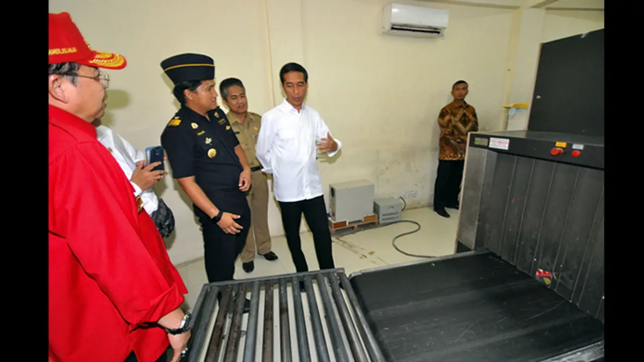 Ke Kalimantan Barat, Presiden Jokowi Tinjau Pos Perbatasan Entikong