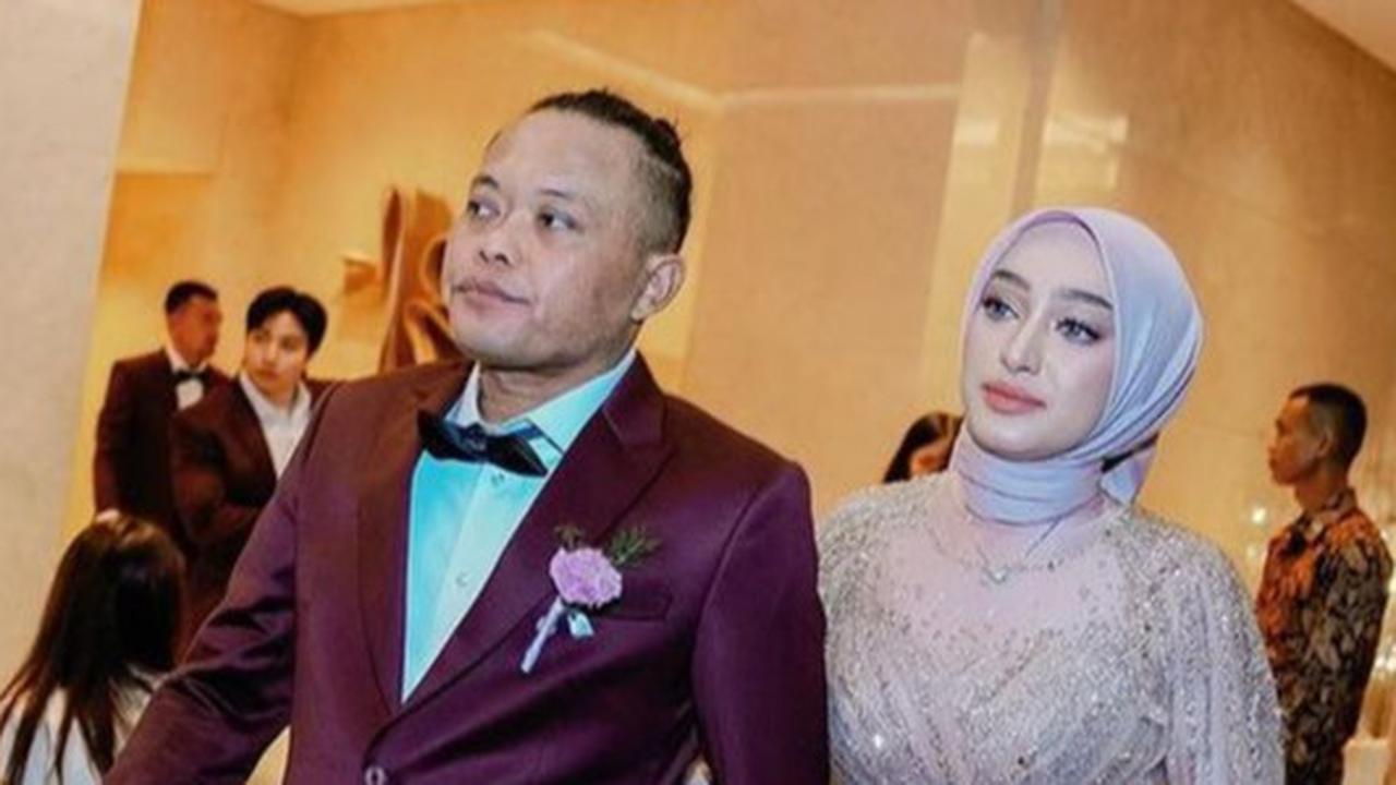 Dikabarkan Putus, Potret Santyka Fauziah Sambangi Kediaman Sule di Cimahi - Interaksi dengan Calon Mertua Disorot