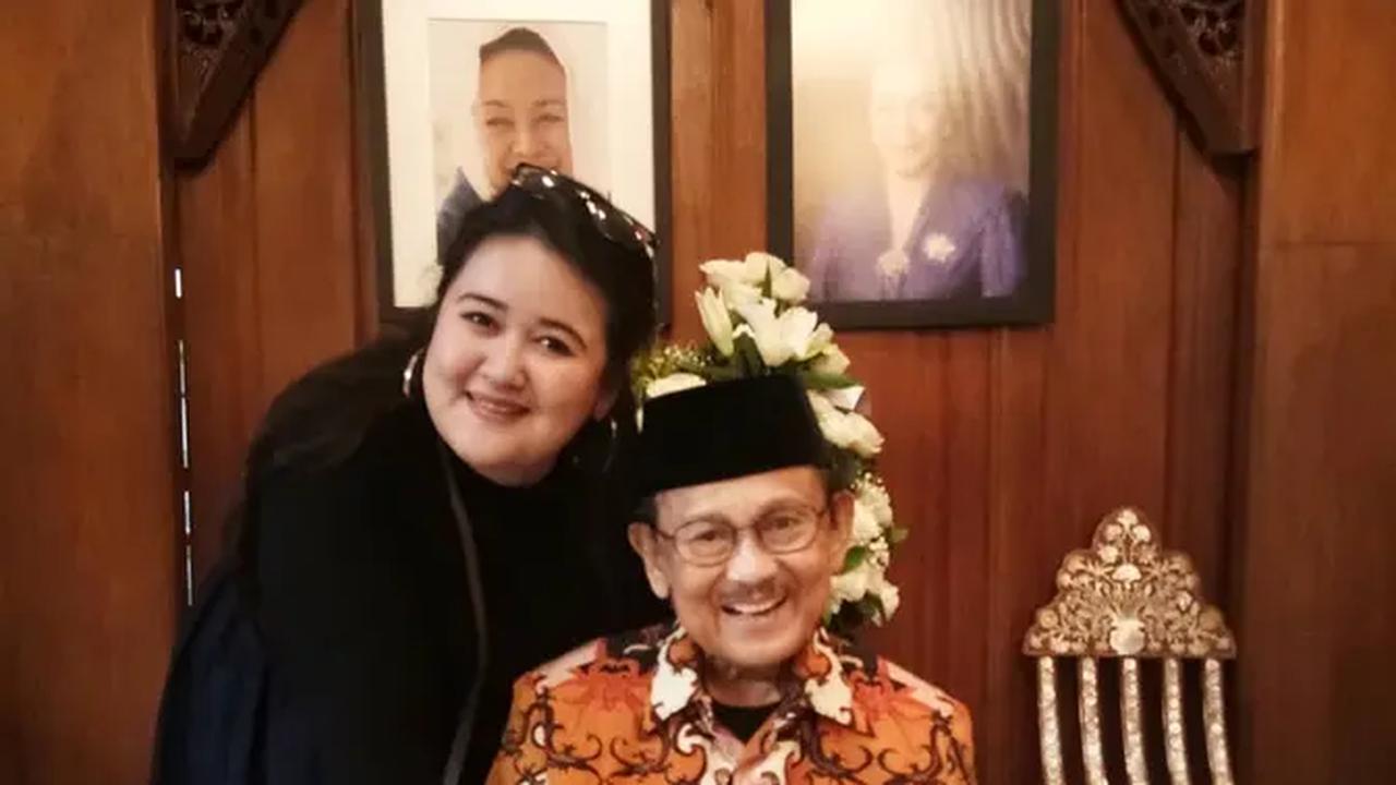 Potret kebersamaan Putri Habibie bersama eyangnya, BJ Habibie (Dok.Instagram/@putrihabibie/https://www.instagram.com/p/BkcqC-Djm0l/Komarudin)