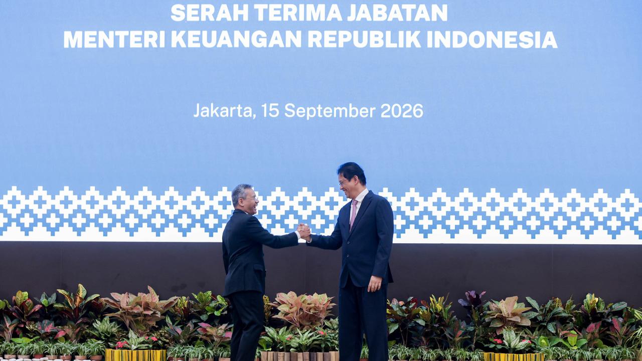 Purbaya Serahkan Memori Jabatan kepada Suahasil