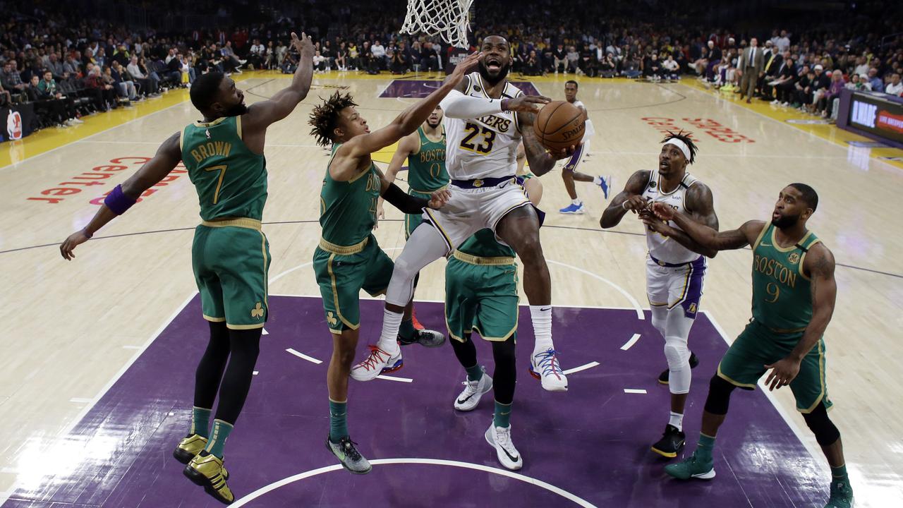 LeBron James membantu Lakers mengalahkan Celtics