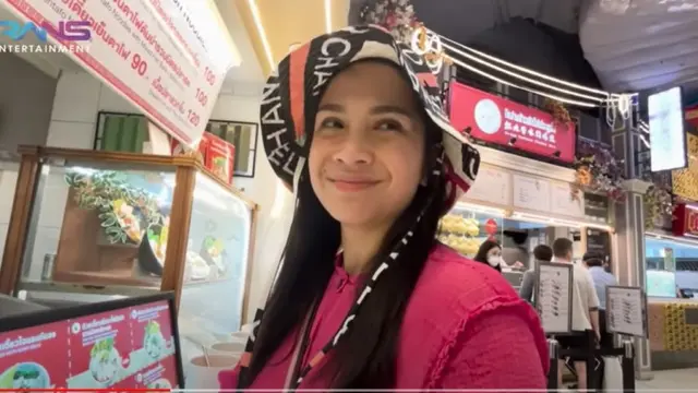 Lepas Hijab Saat Liburan di Bangkok, Nagita Slavina Pakai Topi Seharga Motor