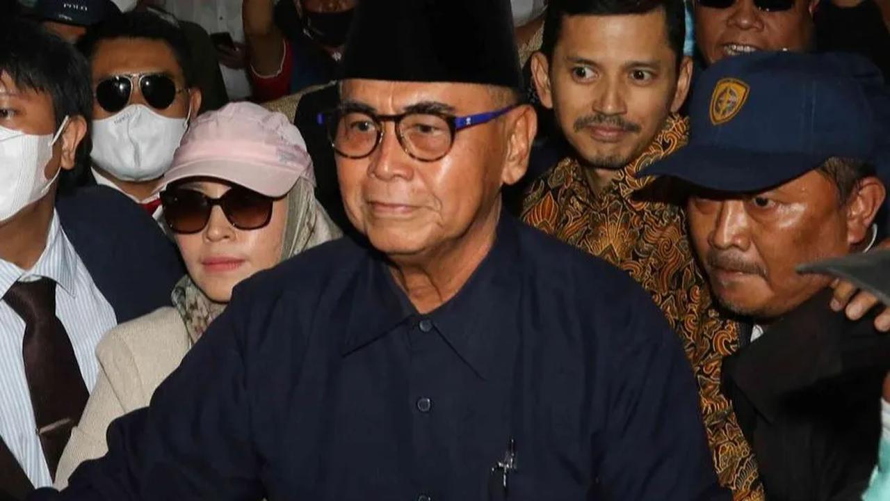 Jadi Tersangka Penggelapan Dana<br>