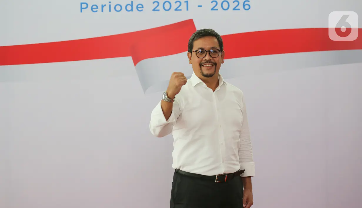 Direktur Pengembangan Investasi BP Jamsostek, Edwin Michael Ridwan berpose disela perkenalan jajaran direksi periode 2021-2026 di Plaza BP Jamsostek, Jakarta, Selasa (23/02/2021). (Liputan6.com/Fery Pradolo)