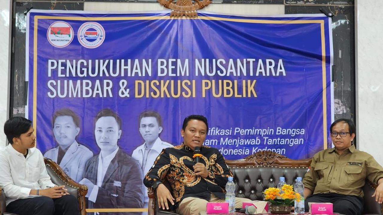 Badan Eksekutif Mahasiswa (BEM) Nusantara Sumatera Barat melaksanakan acara Pengukuhan dan Dialog Publik bertema "Kualifikasi Pemimpin Bangsa Dalam Menjawab Tantangan Indonesia ke Depan" (Istimewa)