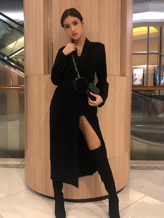 Selain berparas cantik, Laras juga dikenal baik dan ramah. Saat ini followers Laras sudah mencapai 450 ribu. (Liputan6.com/larasyerinita)