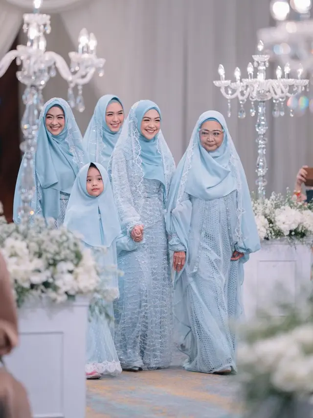 7 Momen Pengajian Ria Ricis Jelang Pernikahan, Penuh Haru Bahagia
