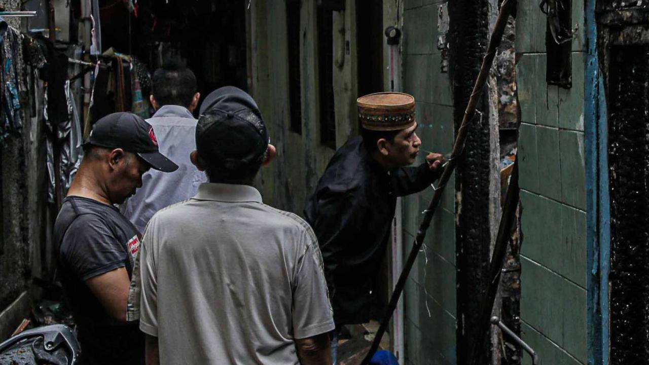 FOTO: Kebakaran Lalap Permukiman Padat di Taman Sari Jakbar, Ratusan Orang Terdampak