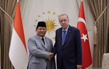 VIDEO: Adab Prabowo Sungkan Diantar ke Mobil, Tangan Presiden Erdogan Ditarik Sampai Gandengan