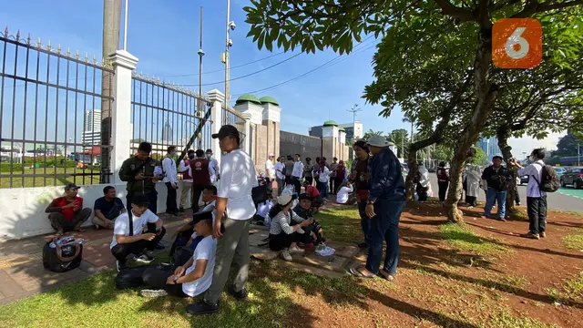Ikatan Dokter Indonesia dan Organisasi Profesi pada Selasa Pagi 11 Juli 2023 Kembali Menggelar Demo di Depan Gedung DPR RI Jelang Disahkannya RUU Kesehatan Hari Ini (Ade Nasihudin Al Ansori/Liputan6.com)