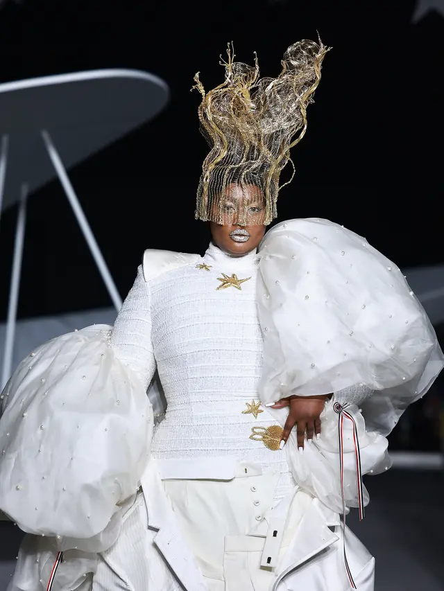 Senyum Thom Browne di Panggung New York Fashion Week 2023 Usai Menang dari Adidas