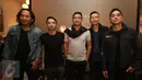 Band Ungu saat jumpa pres singel terbaru di kawasan Kota Kasablanka, Jakarta, Kamis (9/3). Band Ungu mengeluarkan single terbaru bertajuk Setengah Gila. (Liputan6.com/Herman Zakharia)
