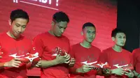 Penyerang Persija Jakarta, Addison Alves (kedua dari kiri), dalam peluncuran sepatu terbaru Mizuno di Fisik Sport Jakarta, Kamis (28/6/2018). (Istimewa)