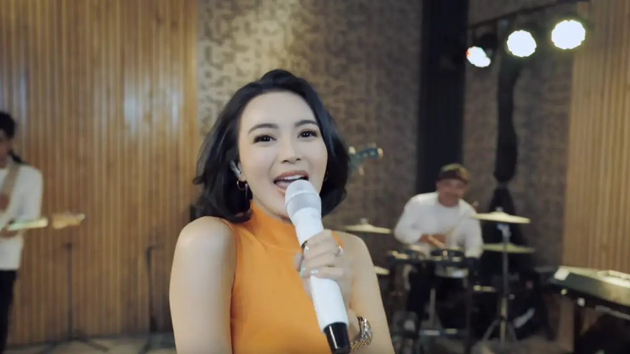 Suara Merdunya Dipuji Netizen, Lagu Baru Wika Salim 'Shopee Aa' Viral dengan Jumlah Viewer Fantastis